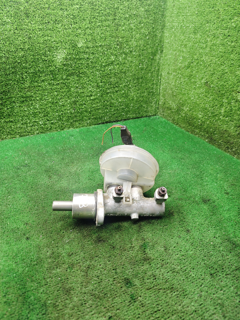 цилиндр тормозной главный Chevrolet Niva 1 поколение 2008, 1.7 л., бензин, МКПП, внедорожник 5 дв. - фото №1