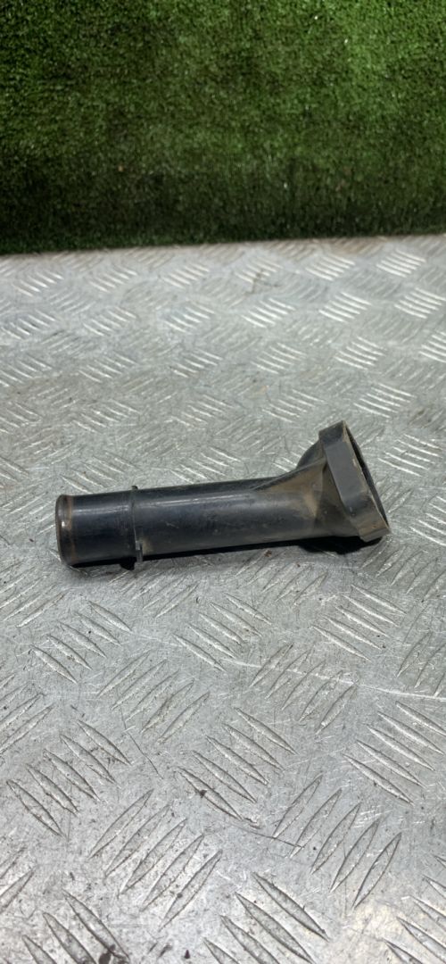 фланец (тройник) системы охлаждения Toyota Picnic 1 поколение XM10 2000, 2.0 л., бензин, МКПП, минивэн - фото №1