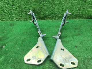 петля капота Renault Laguna 1 поколение [рестайлинг] 1998, 1.8 л., бензин, МКПП, хетчбэк 5 дв.