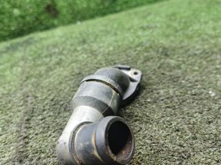 фланец (тройник) системы охлаждения Volkswagen Vento 1 поколение 1995, 1.6 л., бензин, МКПП, седан