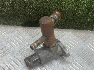 фланец (тройник) системы охлаждения Kia Carnival 1 поколение [рестайлинг] 2005, 2.9 л., CRDi, дизель, МКПП, минивэн