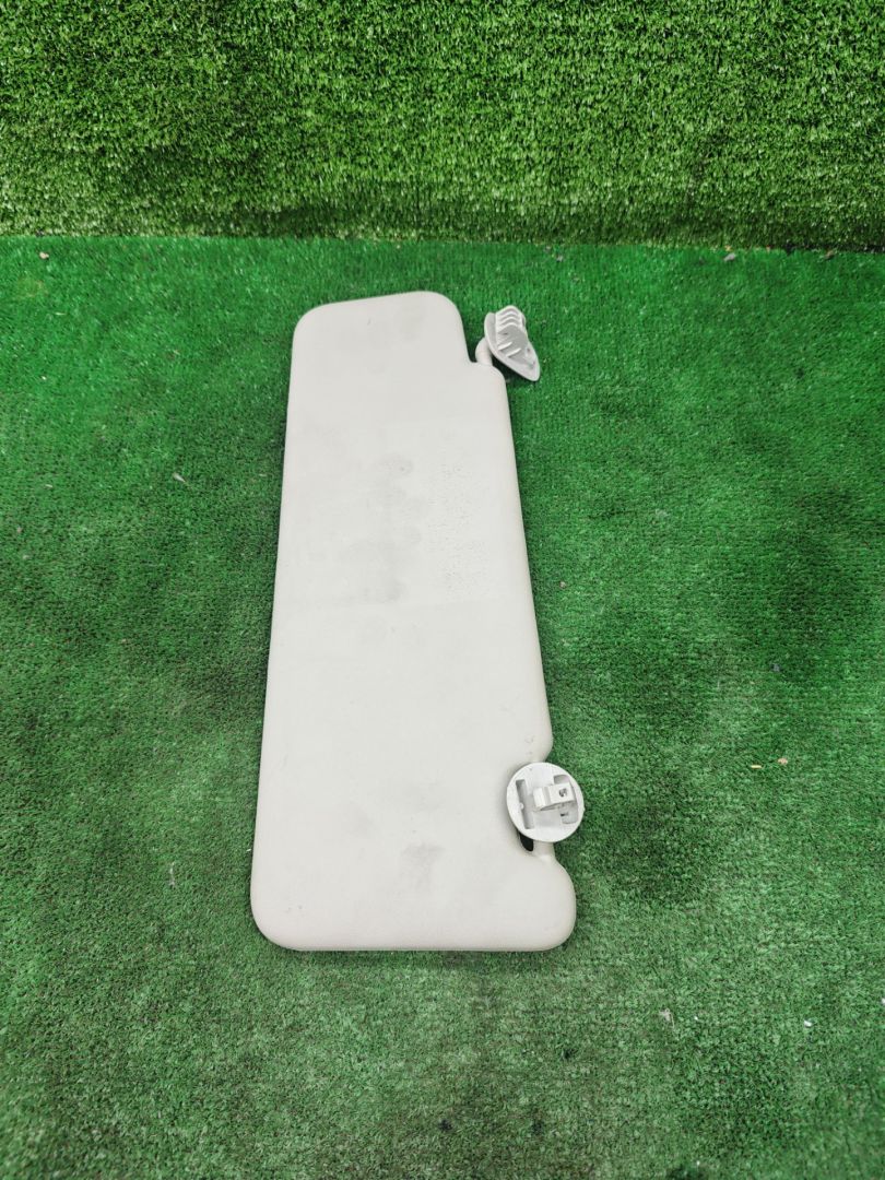 козырек солнцезащитный Lada XRAY 1 поколение 2019, 1.6 л., бензин, МКПП, внедорожник 5 дв. - фото №1