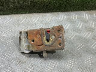 замок двери задней правой Toyota Avensis 1 поколение (T220) 1999, 2.0 л., дизель, МКПП, хетчбэк 5 дв.