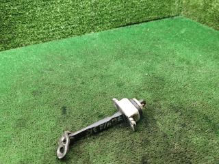 ограничитель открывания двери Daewoo Lanos T100 2000, 1.3 л., бензин, МКПП, седан