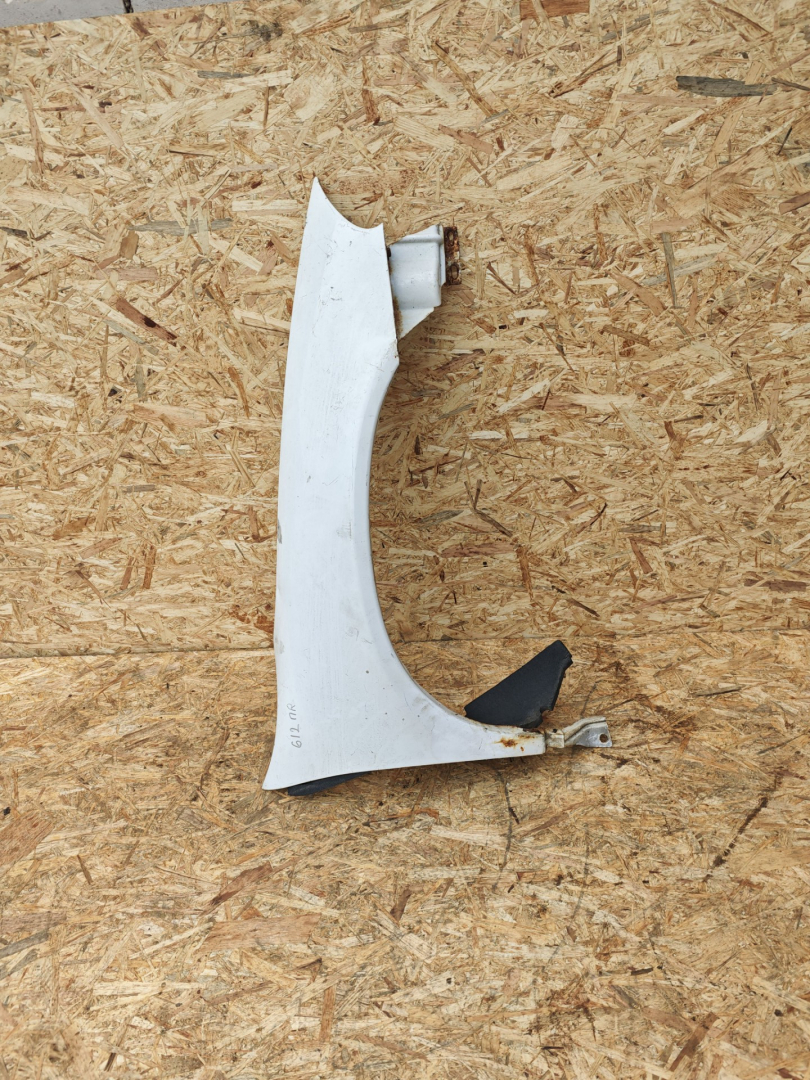 крыло переднее правое Dodge Intrepid 2 поколение 1997 - фото №1