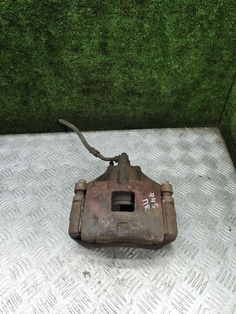 суппорт передний правый Opel Sintra 1 поколение 1998, 2.2 л., Y 22 DTH, дизель, МКПП, минивэн - фото №1