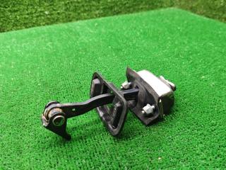 ограничитель открывания двери Ford C-Max 1 поколение 2006, 2.0 л., бензин, МКПП, минивэн