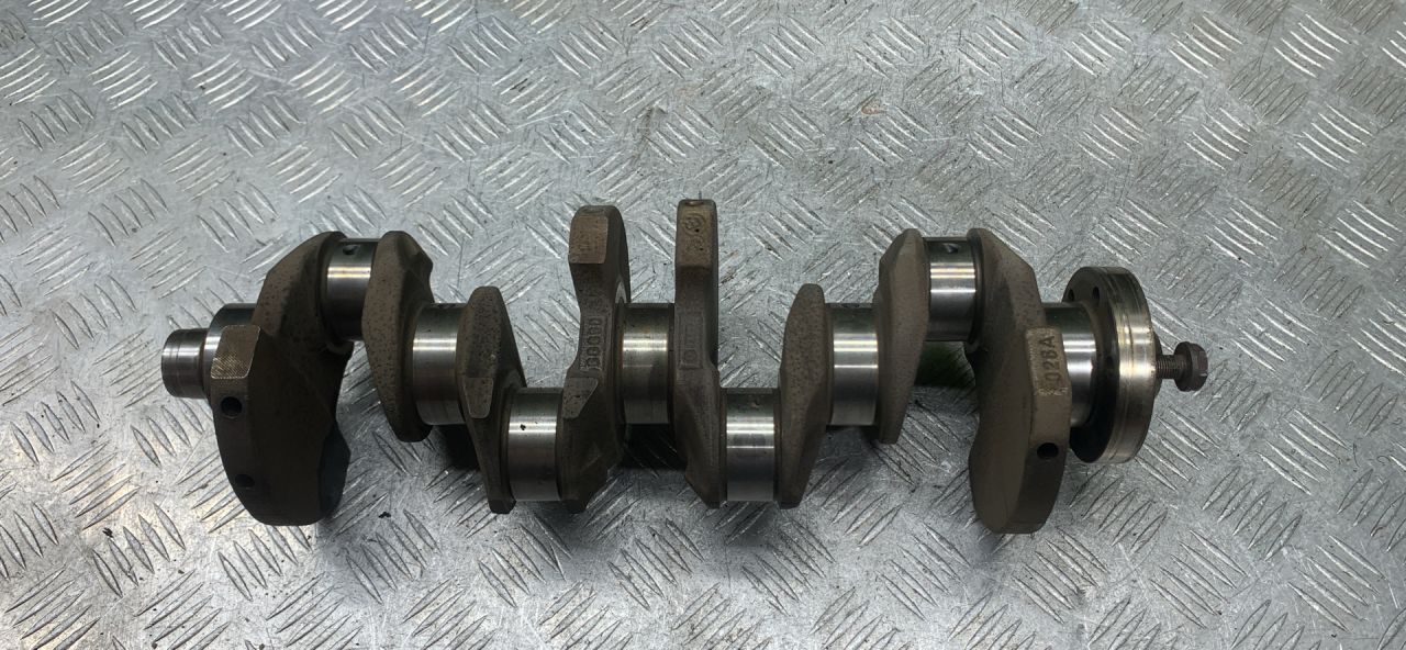 коленвал Volkswagen Golf 3 поколение 1995, 1.8 л., бензин - фото №1