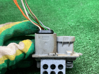 сопротивление печки Renault Scenic 1 поколение 1999, 1.9 л., дизель, МКПП, минивэн, 651920N