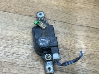 активатор (привод) замка двери Mitsubishi Pajero 2 поколение 1996, 3.0 л., бензин, АКПП, внедорожник 5 дв.