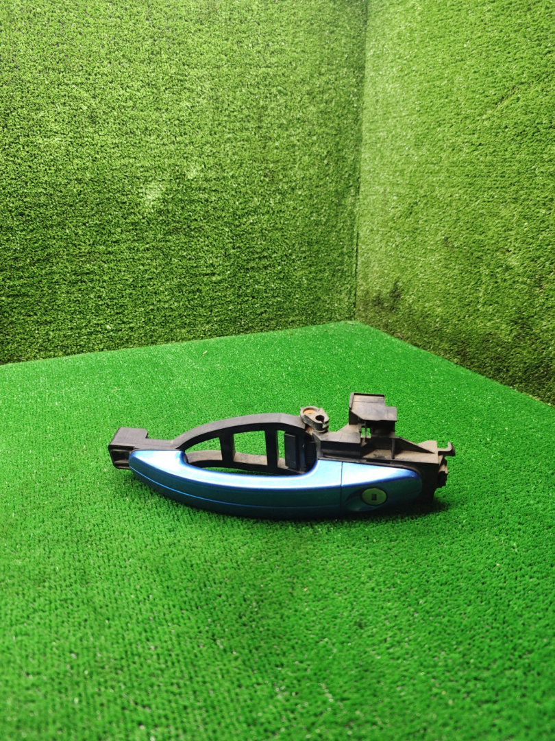 ручка наружная Ford C-Max 1 поколение 2006, 2.0 л., бензин, МКПП, минивэн - фото №1