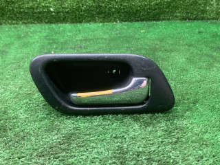 ручка внутренняя передняя правая Honda Accord 6 поколение 1999, 1.6 л., бензин, МКПП, хетчбэк 5 дв.