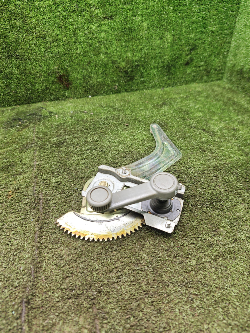 стеклоподъемник задний правый Kia Rio 1 поколение 2002, 1.3 л., бензин, МКПП, седан - фото №1