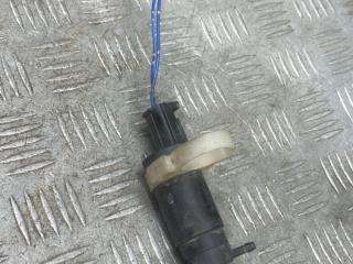 насос (моторчик) омывателя стекла Toyota Avensis 1 поколение (T220) 1998, 2.0 л., дизель, МКПП, седан