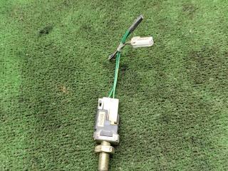 Датчик педали тормоза (лягушка) Mazda 626 GF 1998, 2.0 л., бензин, МКПП, хетчбэк 5 дв.