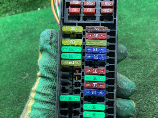 блок предохранителей Volkswagen Polo Sedan 1 поколение [рестайлинг] 2019, 1.6 л., бензин, МКПП, седан, 19219153756