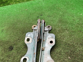 петля капота Mitsubishi Galant 7 поколение 1995, 1.8 л., бензин, МКПП, седан