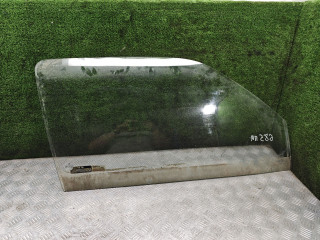 стекло двери передней правой Volkswagen Golf 3 поколение 1995, 1.3 л., бензин, МКПП, хетчбэк 3 дв.