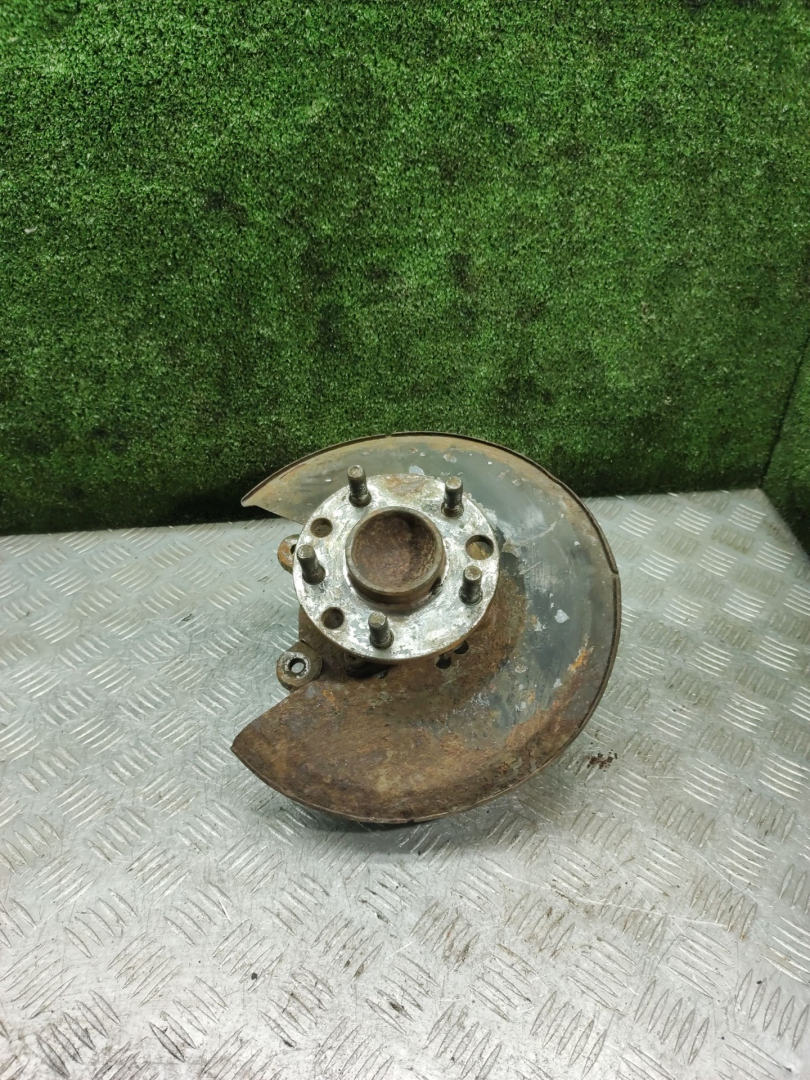 ступица задняя правая Ford Mondeo 3 поколение 2002, 2.0 л., дизель, АКПП, хетчбэк 5 дв. - фото №1