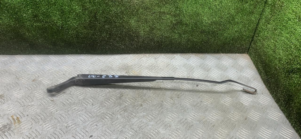 щеткодержатель (поводок стеклоочистителя, дворник) Chrysler Voyager 3 поколение 1999, 2.5 л., дизель, МКПП, минивэн - фото №1