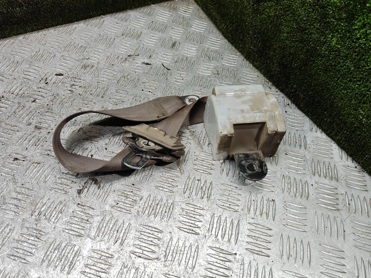 ремень безопасности Mitsubishi Pajero 2 поколение 1996, 3.0 л., 6G72 (SOHC 12V), бензин, АКПП, внедорожник 5 дв. - фото №1