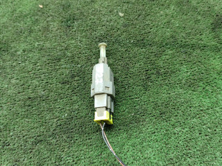 Датчик педали тормоза (лягушка) Mazda 323 5 поколение 1998, 1.5 л., бензин, МКПП, хетчбэк 3 дв.