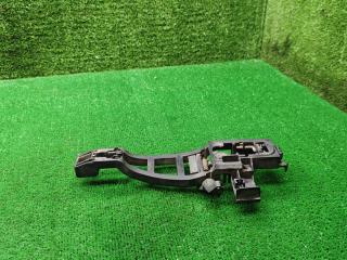 ручка наружная задняя правая Ford C-Max 1 поколение 2006, 2.0 л., бензин, МКПП, минивэн