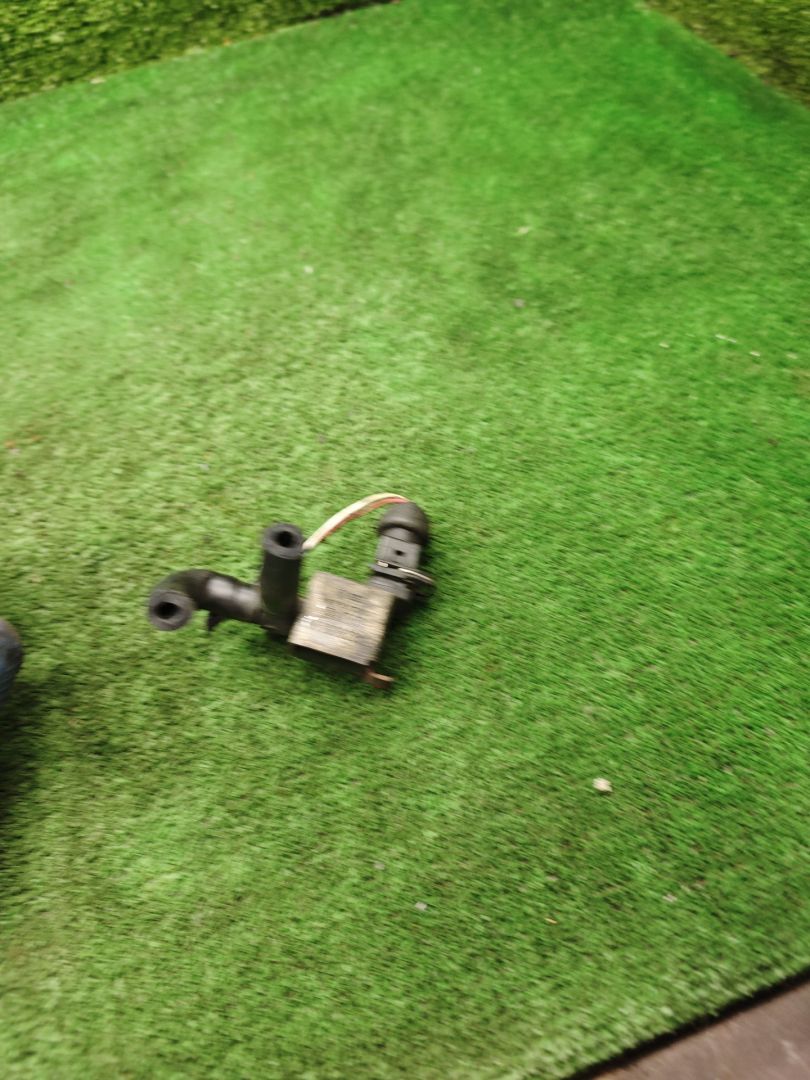 электромагнитный клапан Volkswagen Golf 3 поколение 1995, 1.8 л., бензин, 058906283C - фото №1