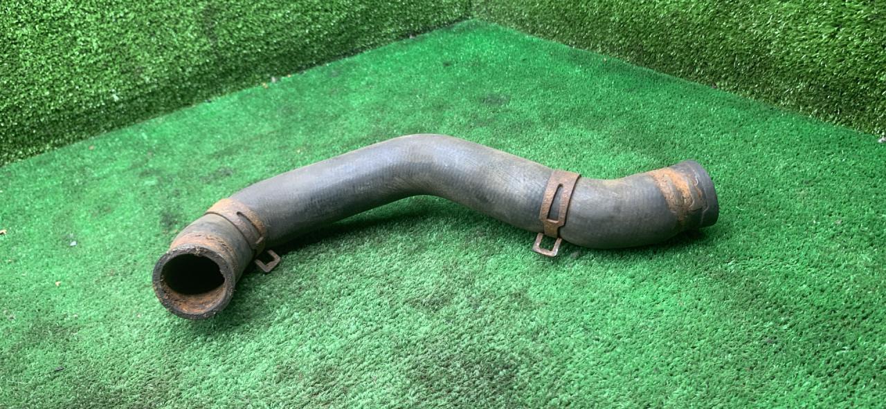 патрубок радиатора Chrysler Voyager 3 поколение 1999, 2.4 л., бензин, АКПП, минивэн - фото №1