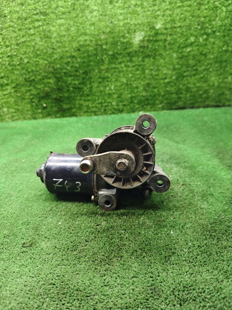 моторчик передних стеклоочистителей (дворников) Mitsubishi Galant 7 поколение 1995, 1.8 л., бензин, МКПП, седан - фото №1