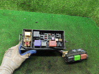 блок предохранителей Toyota Picnic 1 поколение XM10 2000, 2.0 л., бензин, МКПП, минивэн