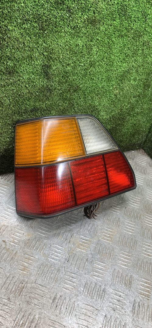 фонарь задний левый Volkswagen Golf 2 поколение 1990, 1.8 л., бензин, МКПП, хетчбэк 3 дв. - фото №1
