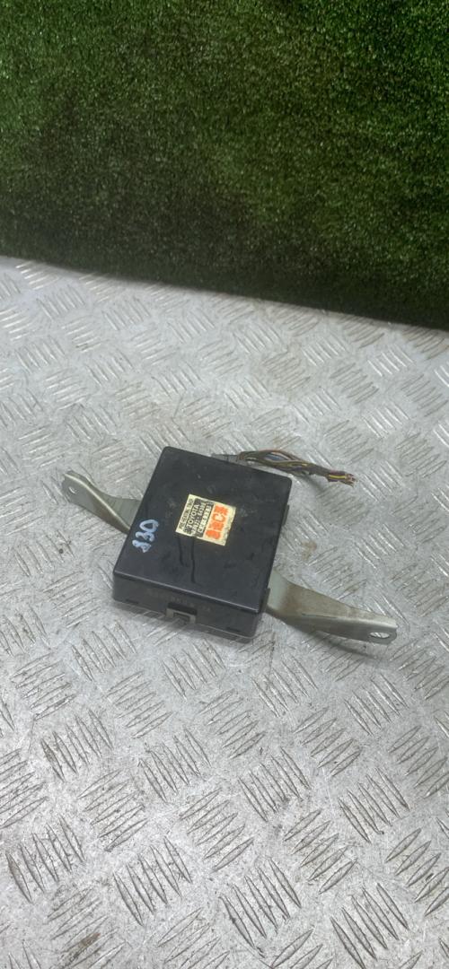 блок комфорта Toyota Carina E 1 поколение T190 1998, 2.0 л., 2C-TE, дизель, МКПП, универсал, 2852164380 - фото №1