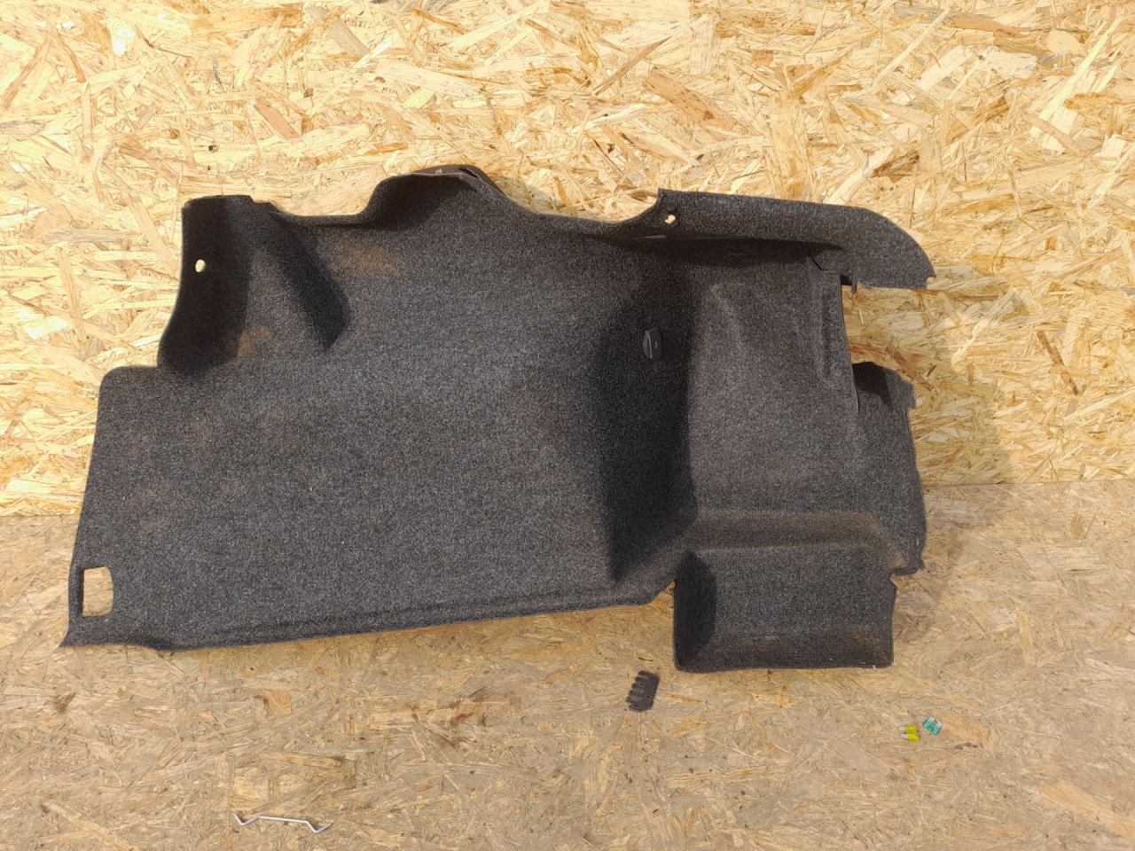 обшивка багажника Skoda Superb 1 поколение 2006, 2.8 л., бензин, АКПП, седан - фото №1