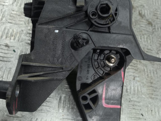 педаль сцепления Lada XRAY 1 поколение 2019, 1.6 л., бензин, МКПП, внедорожник 5 дв.