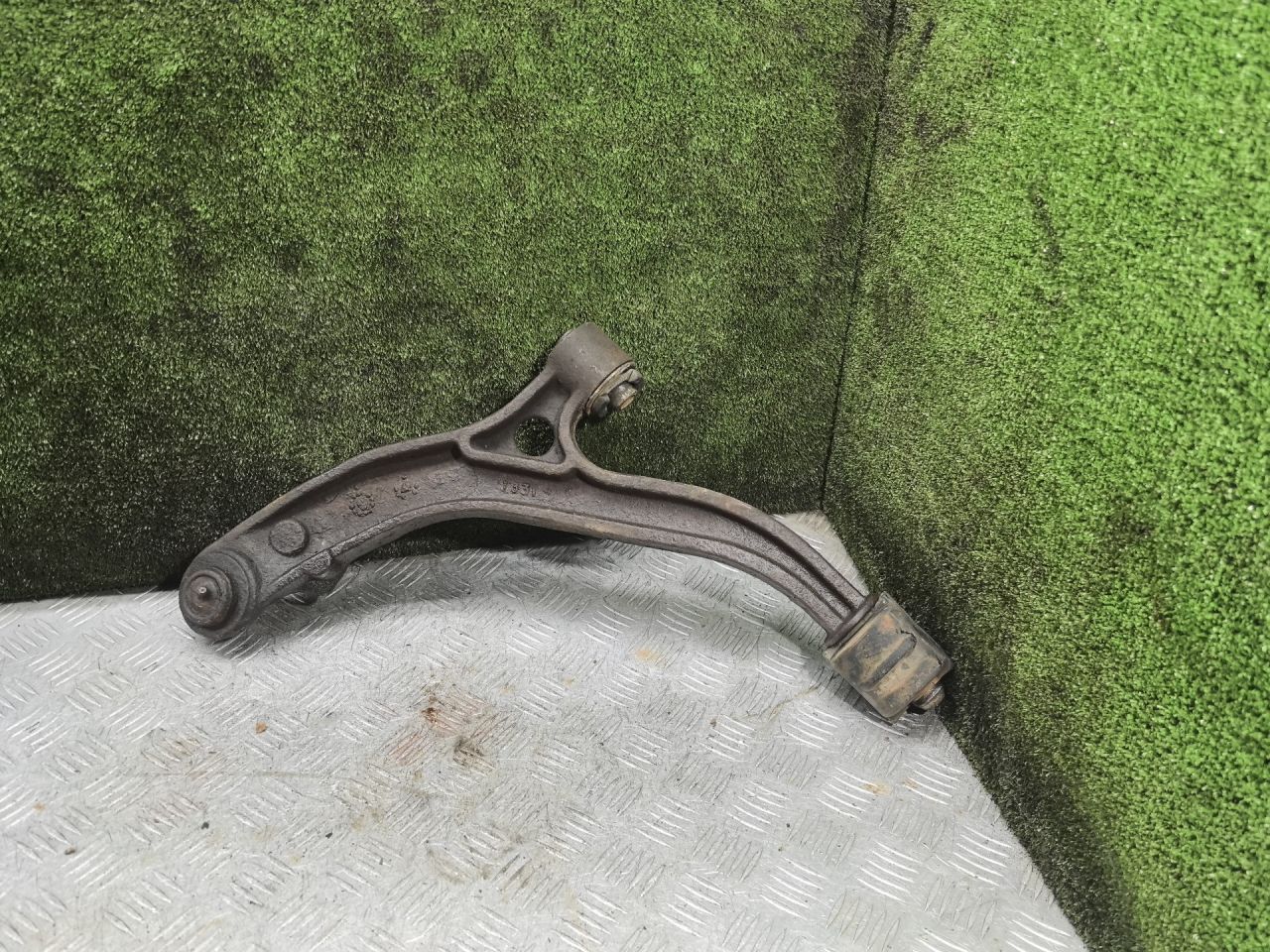 рычаг передний правый Dodge Caravan 4 поколение 2001, 2.4 л., бензин, АКПП, минивэн - фото №1