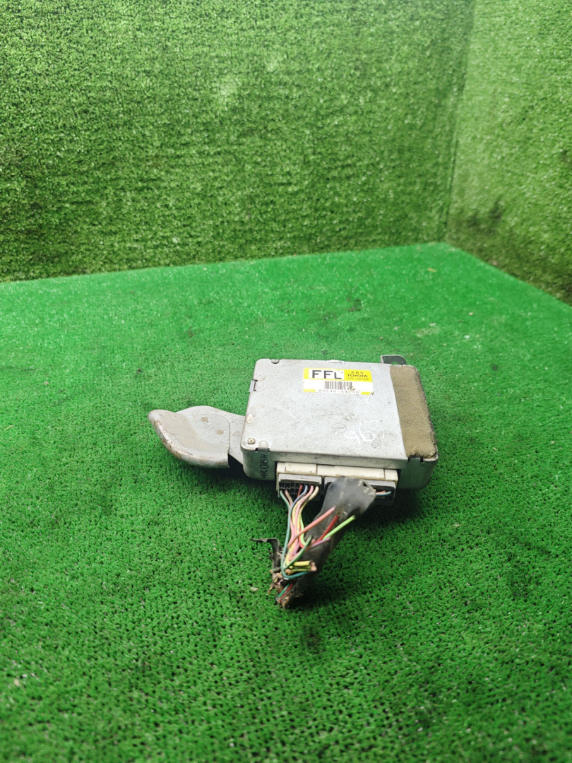 Блок управления ABS/ESP Toyota Picnic 1 поколение XM10 2000, 2.2 л., дизель, МКПП, минивэн, 8954044090 - фото №1