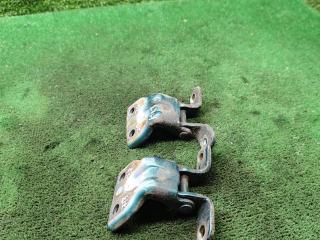 петля двери Mazda 626 GF 1998, 2.0 л., бензин, МКПП, хетчбэк 5 дв.