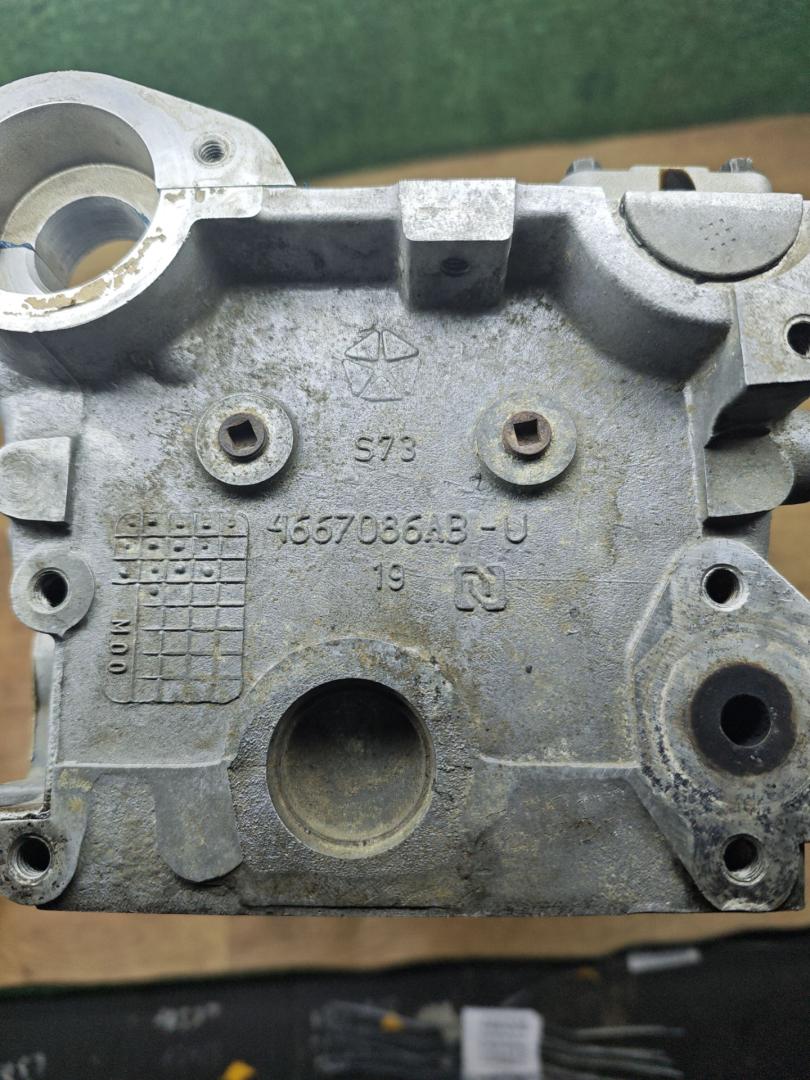 головка блока цилиндров Dodge Caravan 4 поколение 2002, 2.4 л., бензин, АКПП, минивэн - фото №1