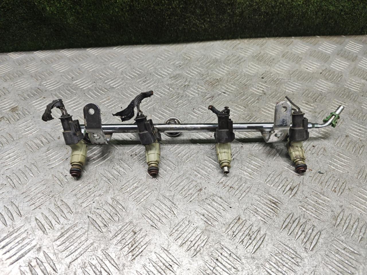 форсунка Dodge Caravan 4 поколение 2002, 2.4 л., бензин, АКПП, минивэн, 04891345AA - фото №1