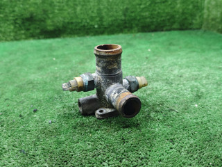 фланец (тройник) системы охлаждения Volkswagen Golf 3 поколение 1995, 1.8 л., бензин