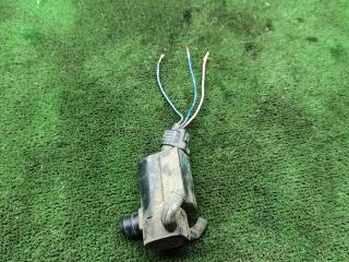 насос (моторчик) омывателя стекла Toyota Corolla 7 поколение (E100) 1995, 1.3 л., 4E-FE, бензин, МКПП, хетчбэк 3 дв.