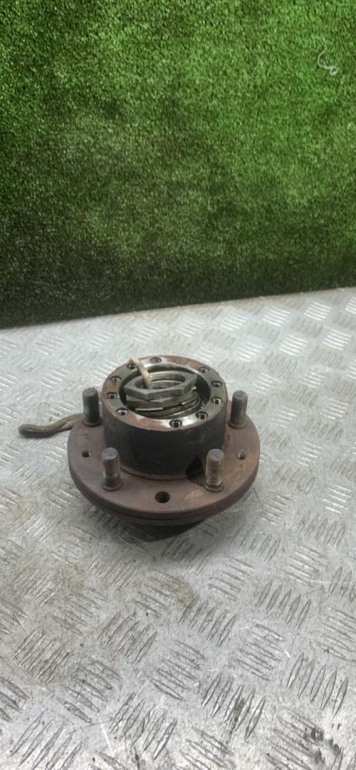 ступица задняя правая УАЗ 452 2 поколение 1985, 2.4 л., бензин, МКПП, микроавтобус - фото №1