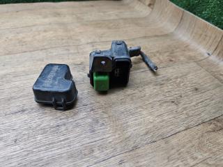 блок предохранителей Toyota Picnic 1 поколение XM10 2000, 2.0 л., бензин, МКПП, минивэн, 8826324030