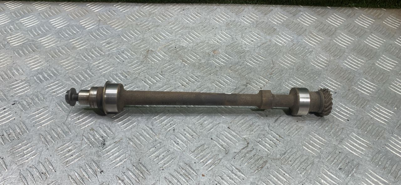 вал балансирный Volkswagen Golf 3 поколение 1995, 1.8 л., бензин - фото №1