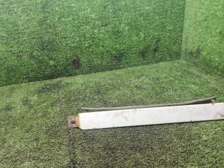 ресничка (ус) правой фары Mercedes-Benz E-Класс W124 [рестайлинг] 1993, 3.0 л., дизель, МКПП, седан