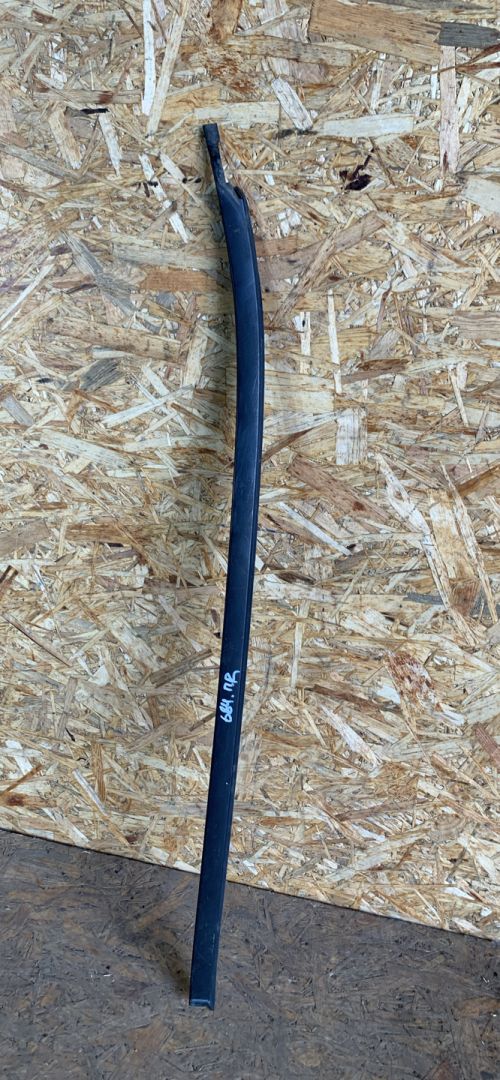 молдинг лобового стекла Renault Laguna 1 поколение 1997, 1.8 л., F3P 670, бензин, МКПП, универсал - фото №1