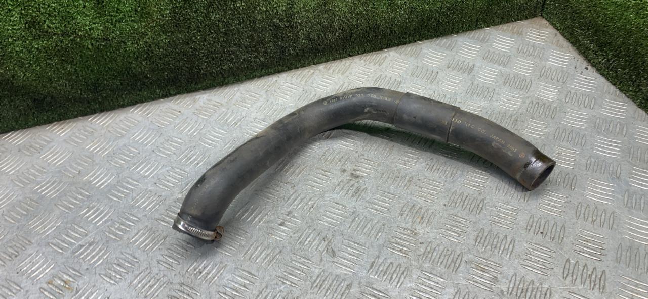 патрубок радиатора Mitsubishi Pajero 2 поколение 1996, 3.0 л., бензин, АКПП, внедорожник 5 дв. - фото №1