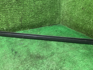 молдинг стекла Renault Duster 1 поколение [рестайлинг] 2017, 2.0 л., бензин, МКПП, внедорожник 5 дв., полный привод