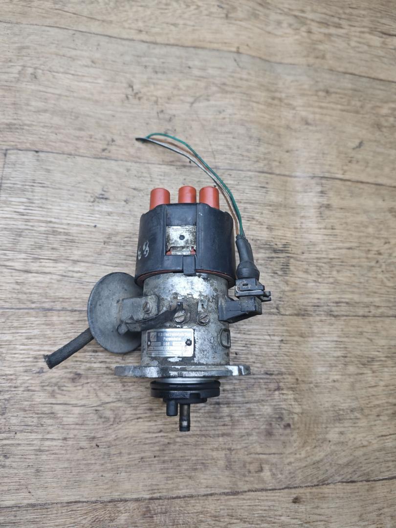 распределитель зажигания (трамблёр) Wartburg 353 1 поколение (1966 - 1988), 1.3 л., бензин, МКПП, 04867020051 - фото №1